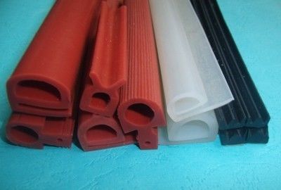Lo strato flessibile della spugna del silicone della guardia del bordo ha espulso dimensione standard di sigillatura
